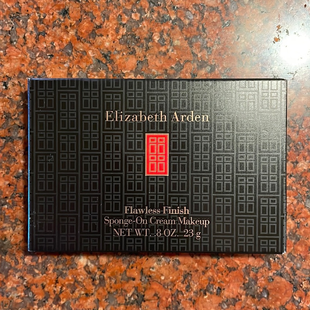 unopened Elizabeth Arden Flawless Finish Sponge-On Cream Makeup